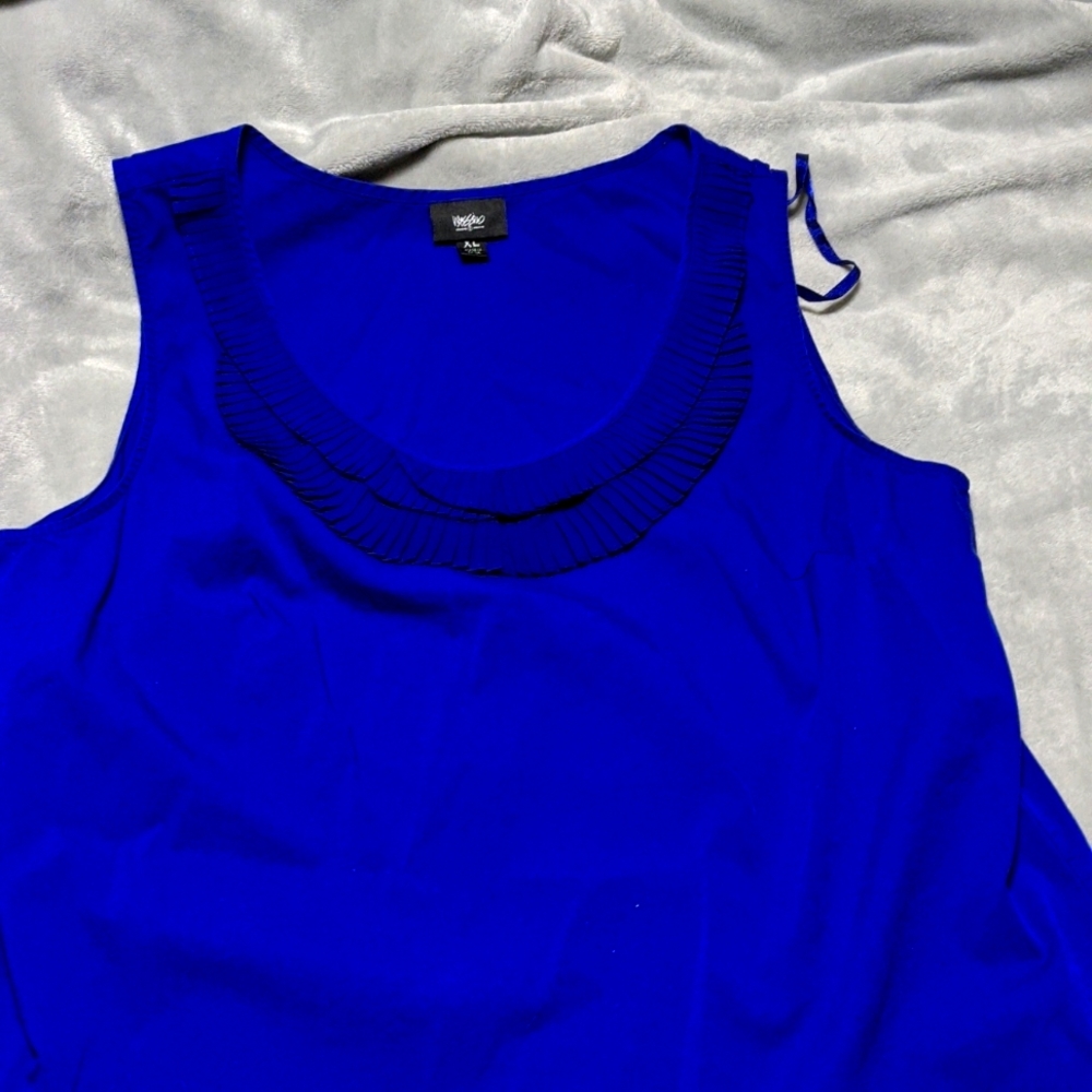 Sleeveless top, size XL, royal blue